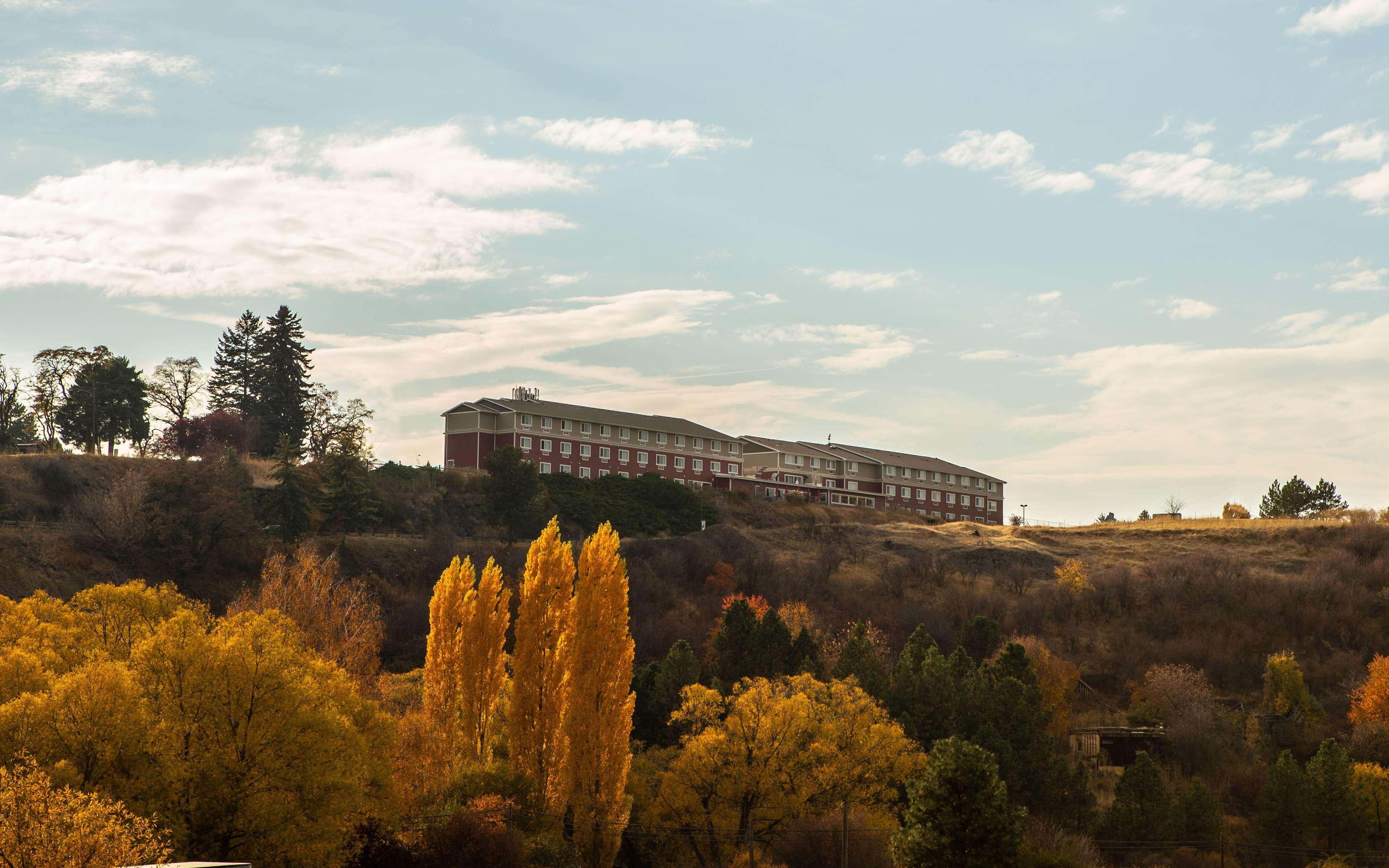 Coast Hilltop Inn Pullman Exterior photo