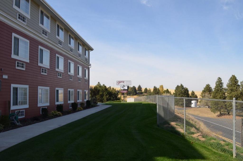 Coast Hilltop Inn Pullman Exterior photo