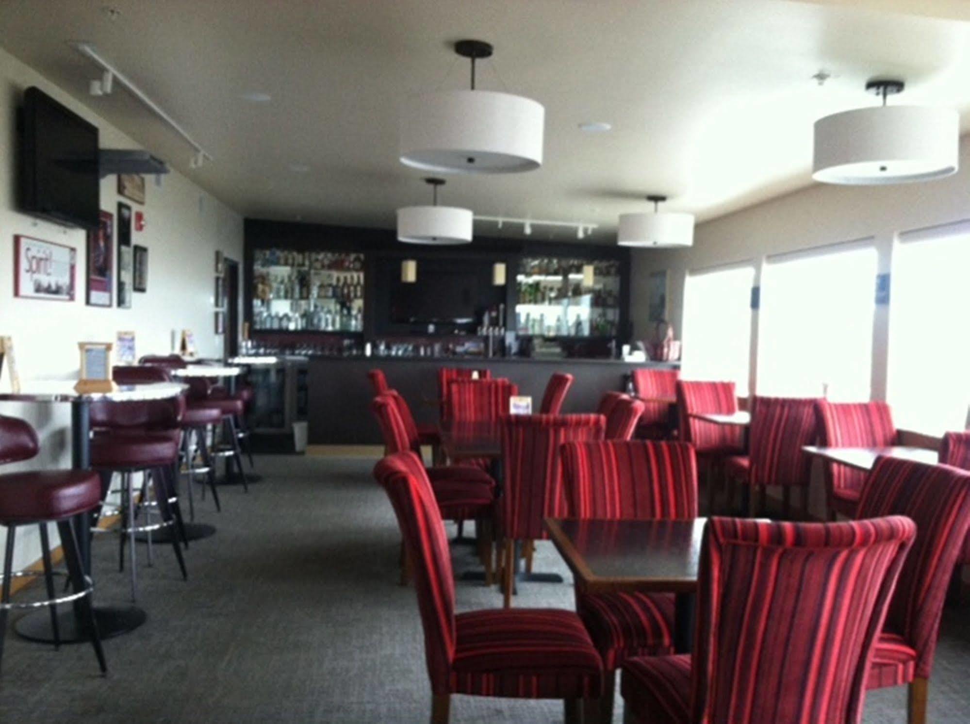 Coast Hilltop Inn Pullman Exterior photo